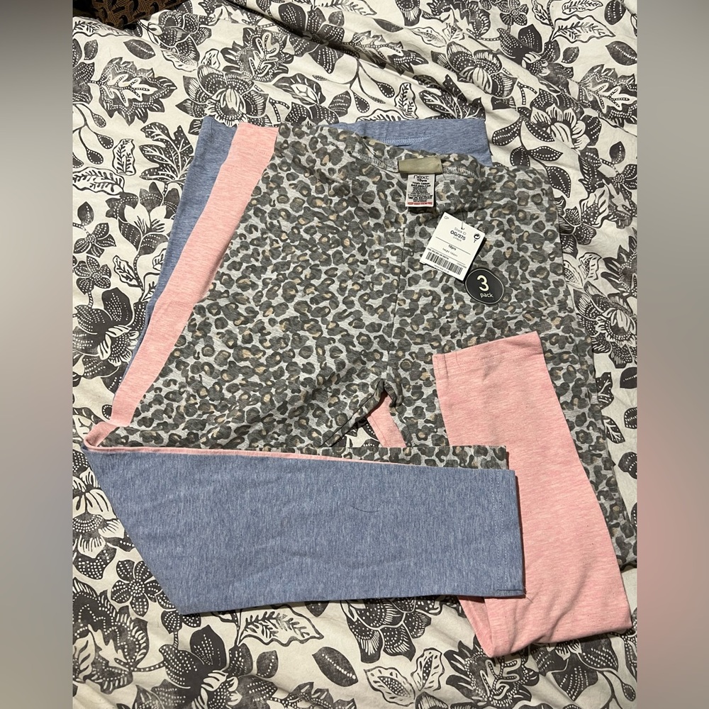Three pack of leggings